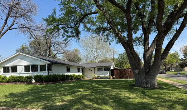 3581 Woodleigh Drive, Dallas, TX 75229