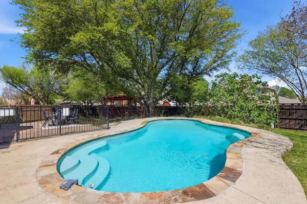 1520 Warwick Drive, Mansfield, TX 76063