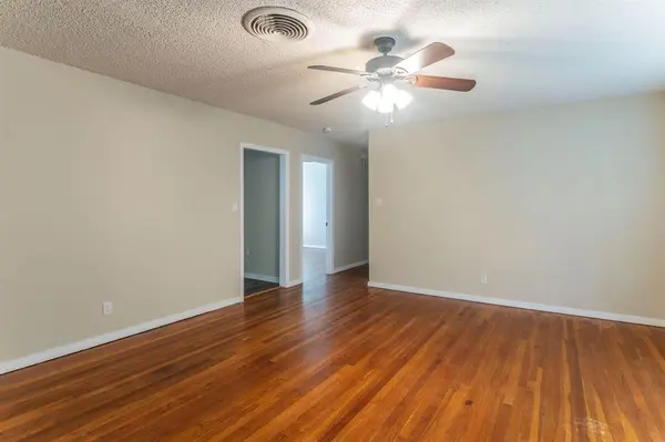 3128 Ray Drive, Haltom City, TX 76117