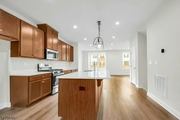 19 Peckwell St, Mount Olive Twp., NJ 07828