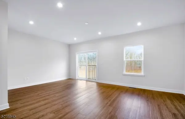 19 Peckwell St, Mount Olive Twp., NJ 07828