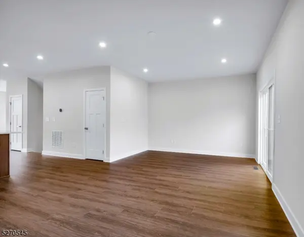 19 Peckwell St, Mount Olive Twp., NJ 07828