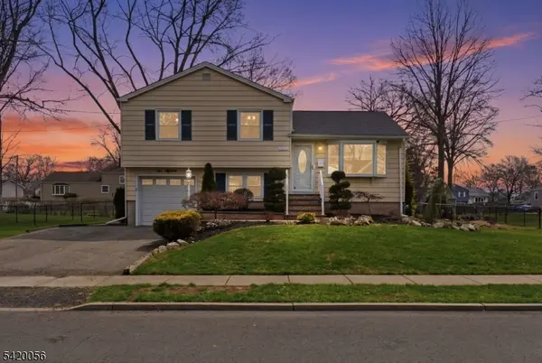 215 Oakmanor Pkwy, South Plainfield Boro, NJ 07080