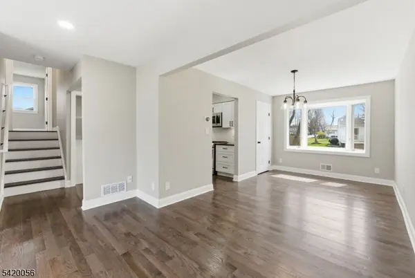 215 Oakmanor Pkwy, South Plainfield Boro, NJ 07080