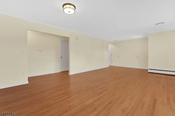 16 Lingert Ave, Clinton Town, NJ 08809