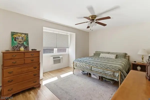 16 Deanna Dr #20, Hillsborough Twp., NJ 08844