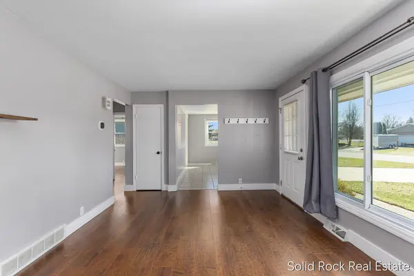 5817 Country View DR #5815, Allendale Twp, MI 49401