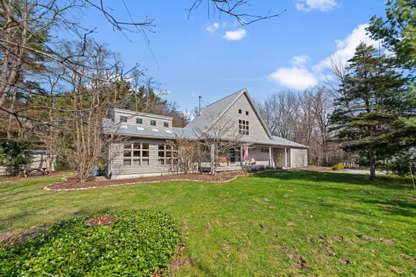 13670 Cottonwood LN, Chikaming Twp, MI 49115