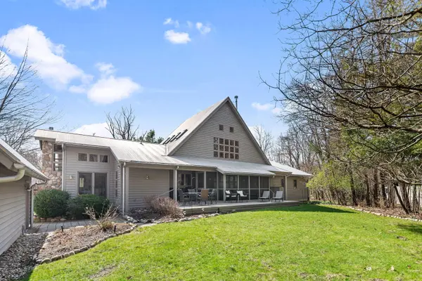 13670 Cottonwood LN, Chikaming Twp, MI 49115