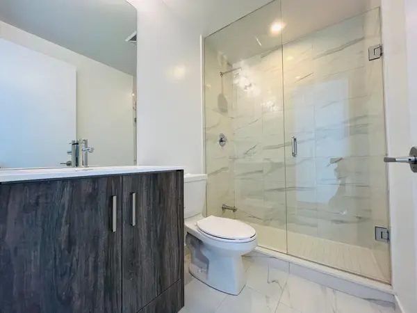 180 Front ST E #3910, Toronto C08, ON M5A 0A9