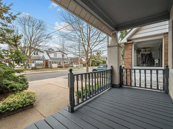 86 Mortimer AVE, Toronto E03, ON M4K 2A1