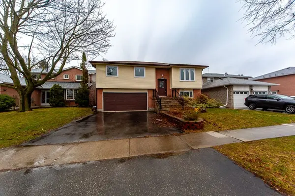 27 Bruntsfield ST, Clarington, ON L1E 1B7