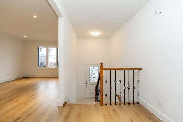 27 Bruntsfield ST, Clarington, ON L1E 1B7