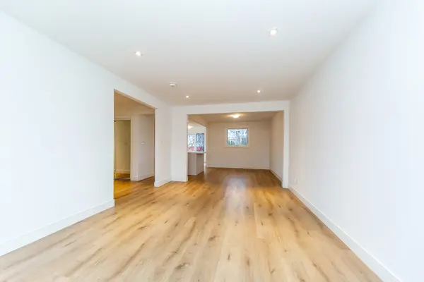 27 Bruntsfield ST, Clarington, ON L1E 1B7