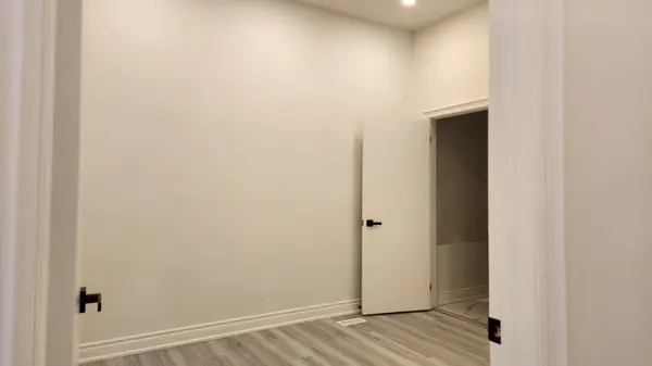 136 Simcoe ST S, Oshawa, ON L1H 4G9