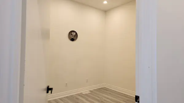 136 Simcoe ST S, Oshawa, ON L1H 4G9