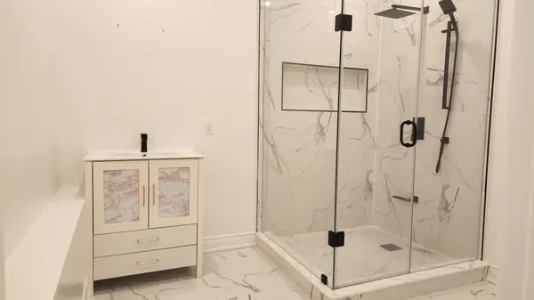 136 Simcoe ST S, Oshawa, ON L1H 4G9