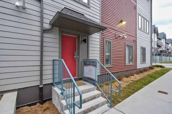 2635 William Jackson DR #1001, Pickering, ON L1X 0L5