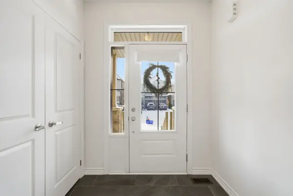 1304 Apollo ST, Oshawa, ON L1K 3E6