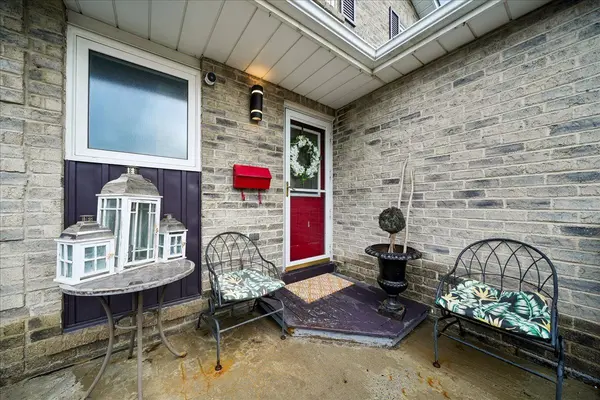 72 Frazer RD, Ajax, ON L1S 4B2