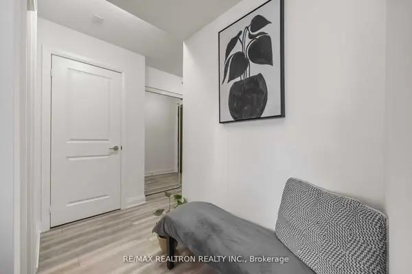 372 Highway 7 RD E #212, Richmond Hill, ON L4B 0C6