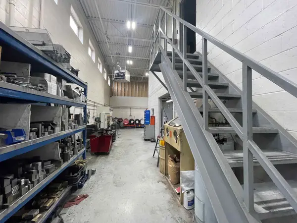 230 Edward ST, Aurora, ON L4G 3S8