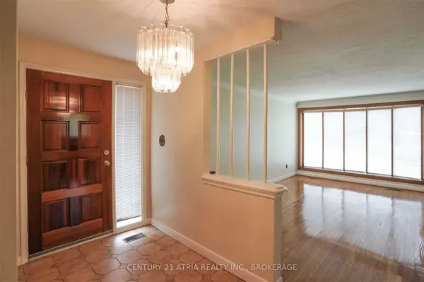 438 Lynett CRES, Richmond Hill, ON L4C 2V7