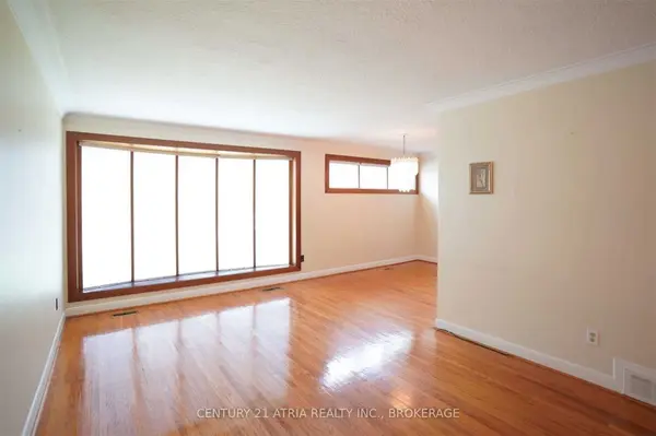 438 Lynett CRES, Richmond Hill, ON L4C 2V7