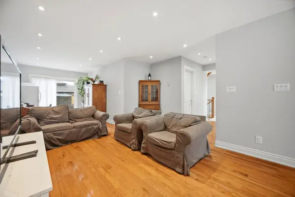 274 Demaine CRES, Richmond Hill, ON L4C 2W5