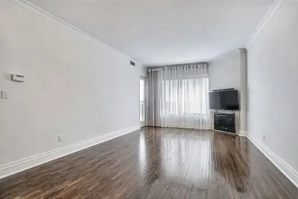 1 Cordoba DR #404, Vaughan, ON L4J 8S3