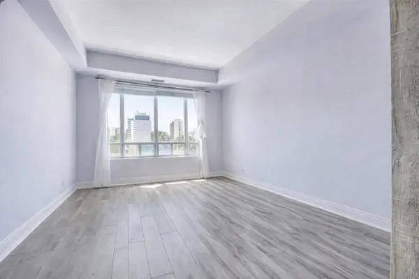 1 Cordoba DR #404, Vaughan, ON L4J 8S3