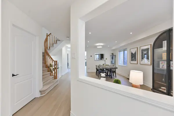 409 Heddle CRES, Newmarket, ON L3X 2J2