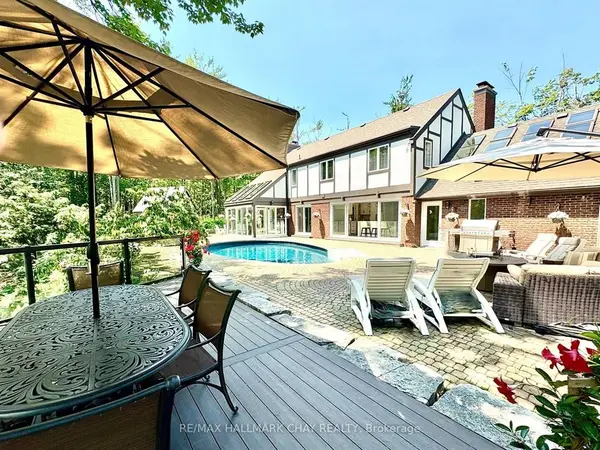 11 Park TRL, Springwater, ON L9X 0L3