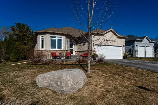 9 Charlie Rawson BLVD, Tay, ON L0K 2A0