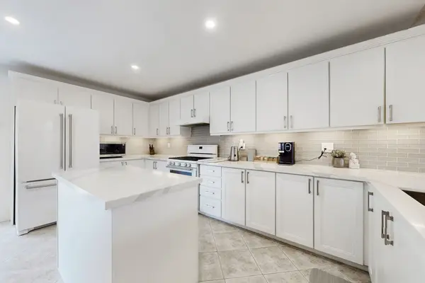 197 Mapleton AVE, Barrie, ON L4N 8T5