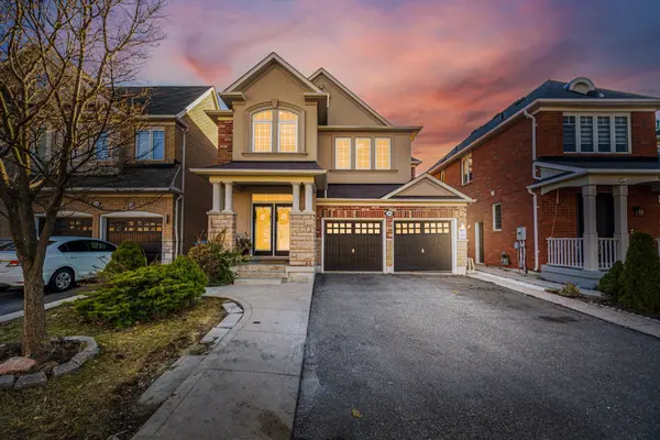 20 Peppermint Close, Brampton, ON L6P 3C7