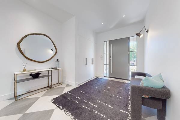 977 Gorton AVE, Burlington, ON L7T 1S6