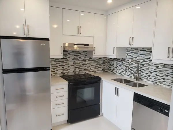 379 Jane ST #3, Toronto W02, ON M6S 3Z3