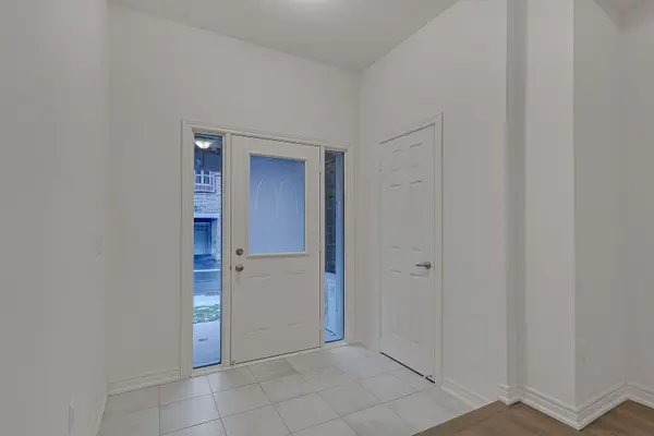 481 Manhattan Common, Oakville, ON L6H 3P6