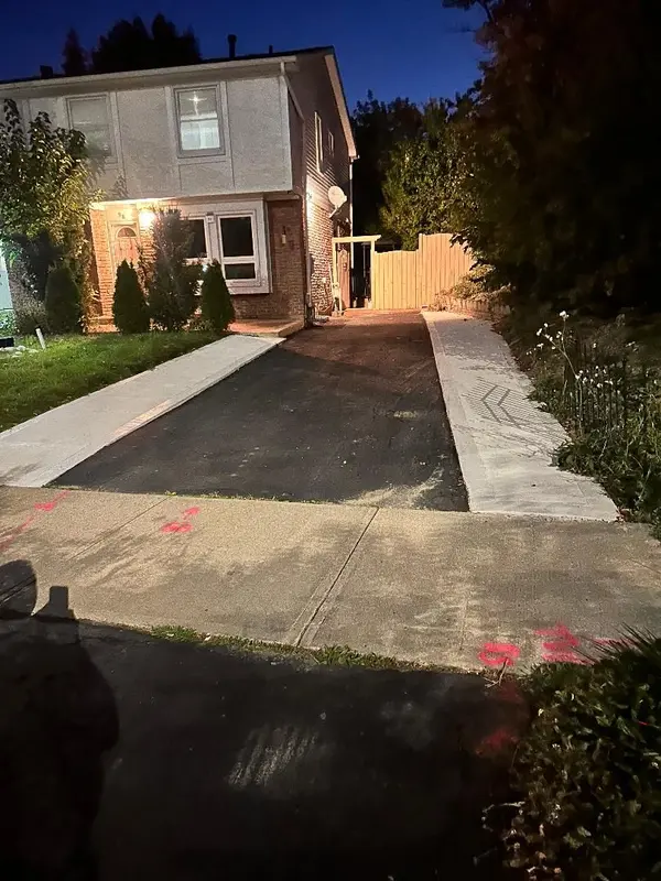 98 Centre ST N, Brampton, ON L6V 2Z3