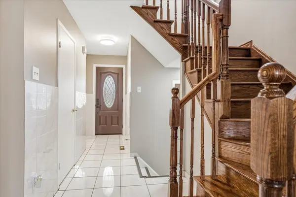 1148 Bridlewood TRL, Oakville, ON L6M 2L2