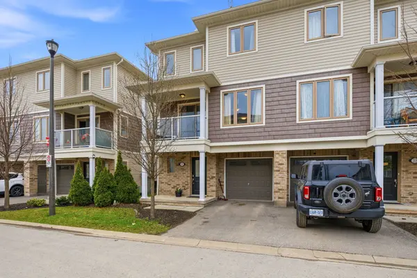 19 Scarlett Common #20, St. Catharines, ON L2P 0C4