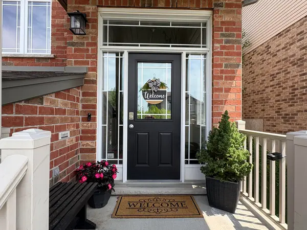 102 Oakes CRES, Guelph, ON N1E 0J5