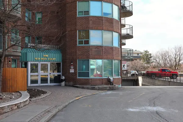 1440 HERON RD #402, Hunt Club - South Keys And Area, ON K1V 0X2