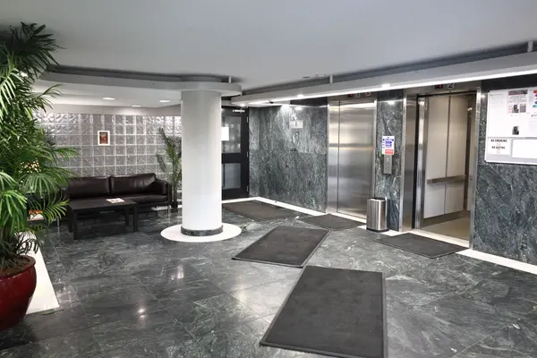 1440 HERON RD #402, Hunt Club - South Keys And Area, ON K1V 0X2