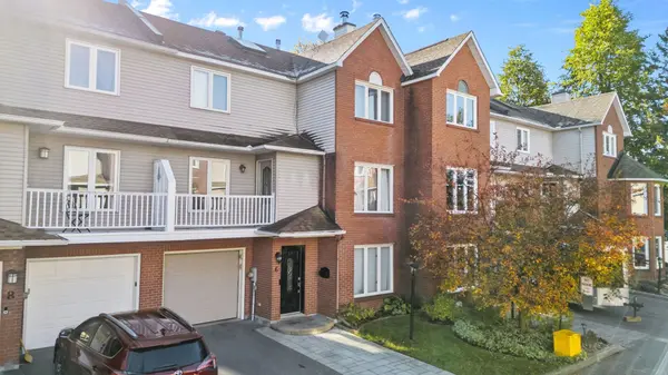 6 Berton PL, Kanata, ON K2L 3R8