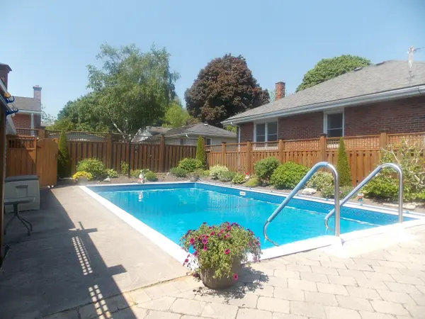 70 DONALD ST, Belleville, ON K8P 2J3