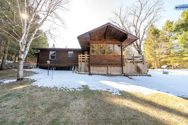 5202 McDonalds Corners RD, Lanark Highlands, ON K0G 1M0