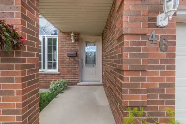 46 Foxhill CRES, St. Catharines, ON L2S 3V1