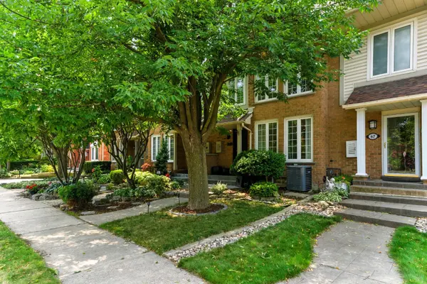 65 Sunvale PL, Hamilton, ON L8E 4Z6